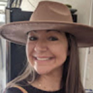 Meet your Posher, Cassandra